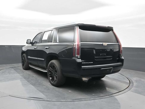 Used 2018 Cadillac Escalade 4WD image 6