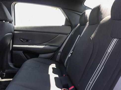 Used 2025 Hyundai Elantra SEL FWD image 25