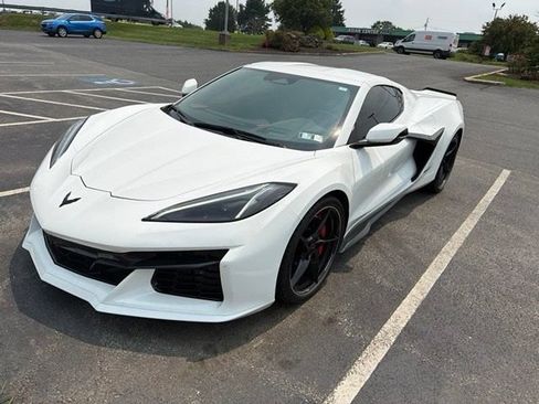 Used 2025 Chevrolet Corvette E-Ray w/ Stealth Interior Trim Package AWD/4WD image 4