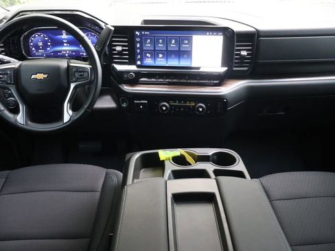 Used 2024 Chevrolet Silverado 2500 LT AWD/4WD image 18