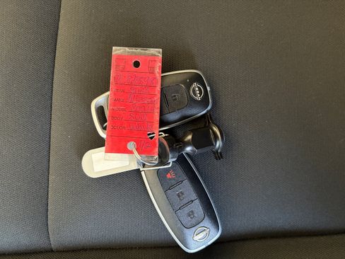 Used 2023 Nissan Rogue S FWD image 26