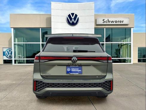 New 2026 Volkswagen Tiguan SE R-Line image 4