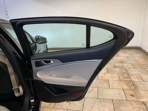 Used 2022 Genesis G70 3.3T w/ Sport Advanced Package image 47