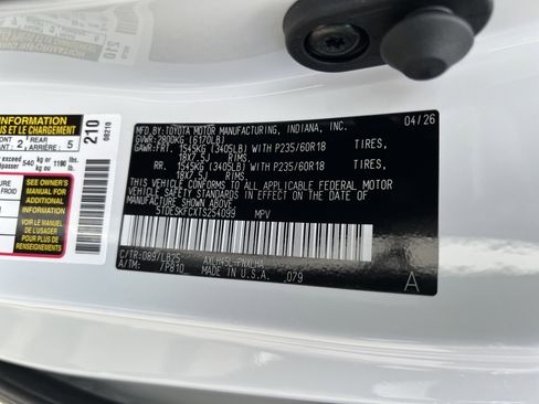 New 2026 Toyota Sienna Platinum image 9