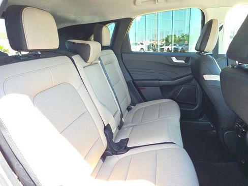 Used 2021 Ford Escape Titanium FWD image 11