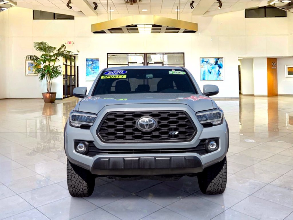 Used 2020 Toyota Tacoma TRD Off-Road w/ TRD Premium Off Road Package AWD/4WD image 2