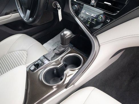 Used 2023 Toyota Camry SE image 39