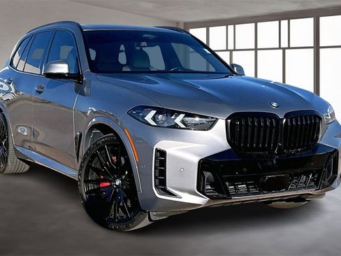 Used 2024 BMW X5 xDrive40i w/ M Sport Package image 11