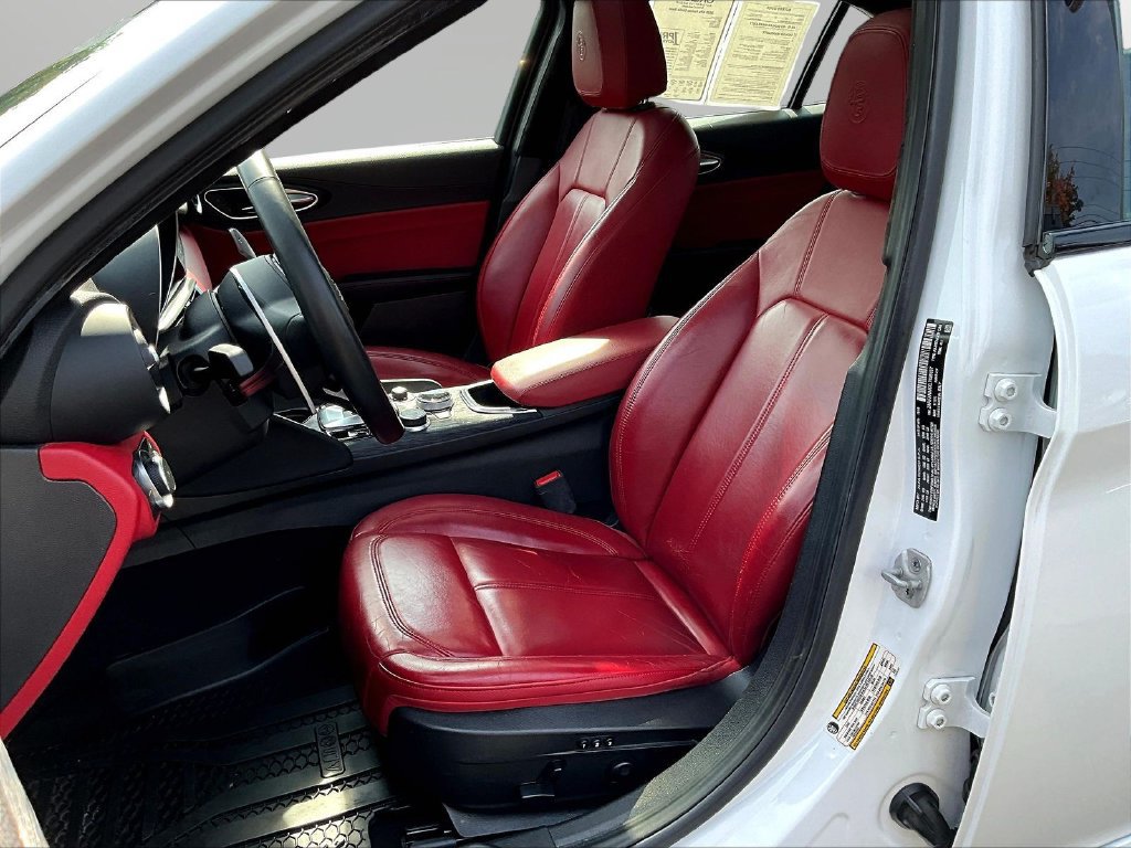 Used 2020 Alfa Romeo Giulia AWD w/ Cold Weather Package image 22