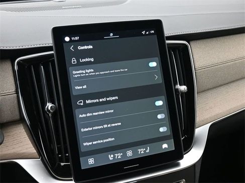 New 2026 Volvo XC90 B6 Plus w/ Protection Package Premier image 22