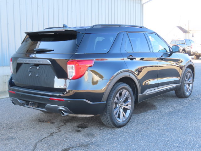 Used 2022 Ford Explorer XLT w/ Equipment Group 202A AWD/4WD image 3