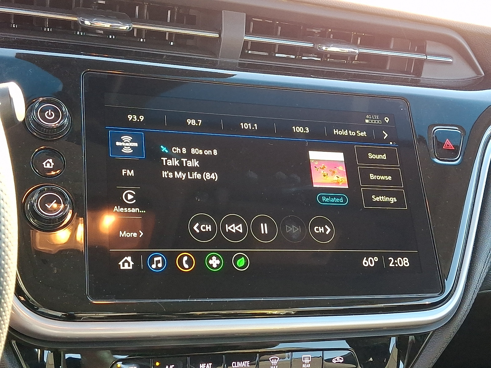 Used 2023 Chevrolet Bolt LT FWD image 17