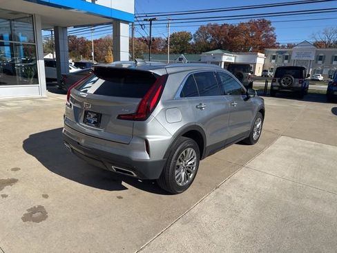 Used 2024 Cadillac XT4 Premium Luxury image 10