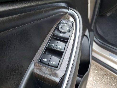 Used 2022 Chevrolet Malibu Premier image 18