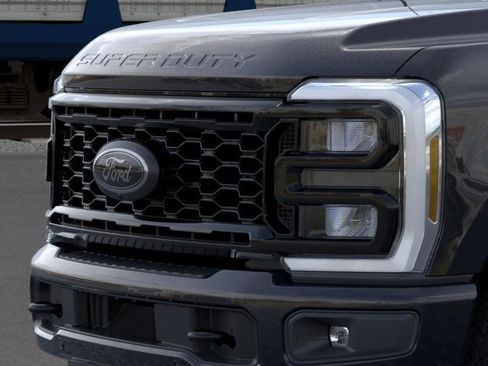 New 2026 Ford F250 Lariat w/ Black Appearance Package AWD/4WD image 17