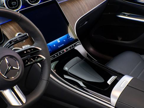 Certified 2025 Mercedes-Benz GLC 350e 4MATIC image 17