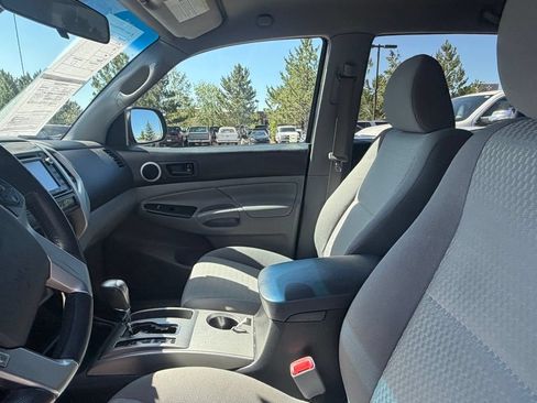 Used 2015 Toyota Tacoma PreRunner w/ SR5 Package RWD image 21