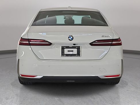 Used 2026 BMW 530i RWD image 8