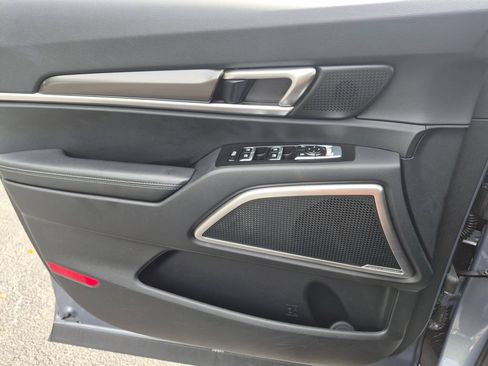 Used 2025 Kia Telluride S FWD image 22