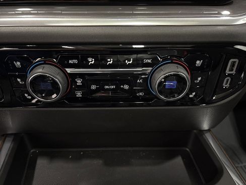 Used 2025 Chevrolet Silverado 1500 High Country w/ High Country Premium Package image 25