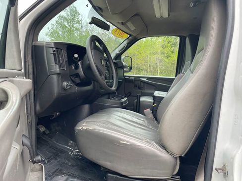 Used 2013 Chevrolet Express 3500 RWD image 5