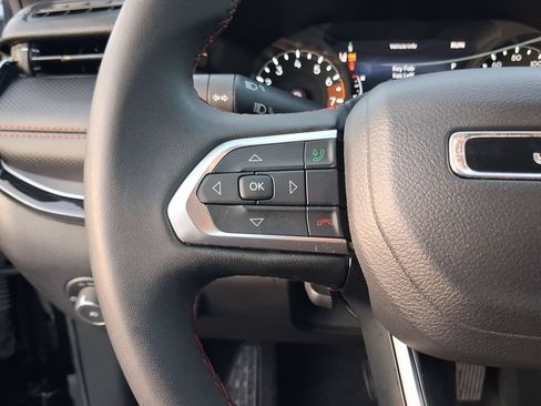 Used 2024 Jeep Compass Trailhawk AWD/4WD image 19