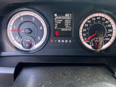 Used 2018 RAM 3500 Tradesman w/ Chrome Appearance Group AWD/4WD image 16