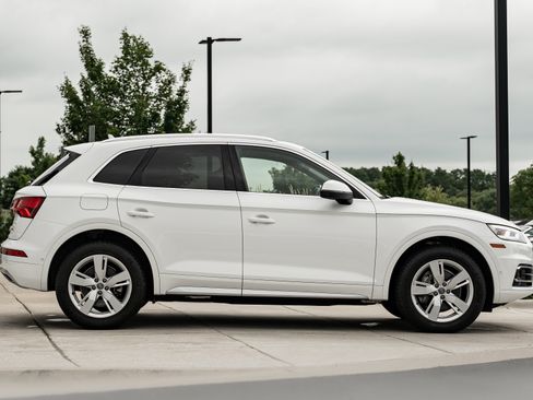 Used 2019 Audi Q5 Prestige w/ Prestige Package AWD/4WD image 3