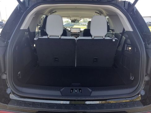 New 2026 Ford Explorer Platinum w/ LUX Leather Package image 11