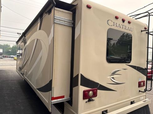 Used 2016 Ford E-450 and Econoline 450 Super Duty w/ Motorhome Prep Package RWD image 5