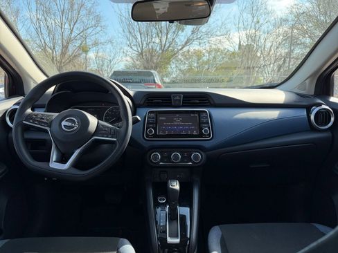 Used 2025 Nissan Versa SV image 31