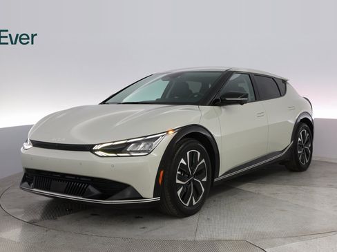 Used 2022 Kia EV6 Wind w/ Wind Technology Package image 3