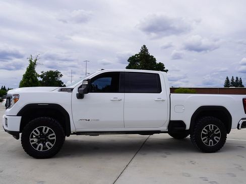 Used 2023 GMC Sierra 2500 AT4 w/ AT4 Preferred Package AWD/4WD image 3