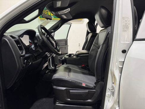 Used 2024 RAM 3500 Tradesman w/ Chrome Appearance Group image 12