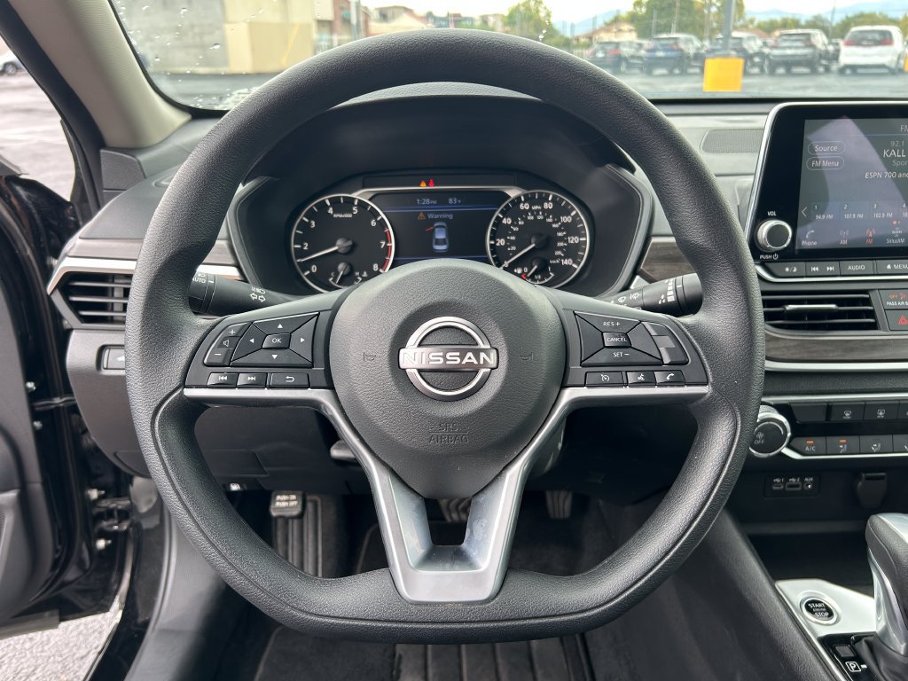 Used 2025 Nissan Altima 2.5 SV FWD image 18