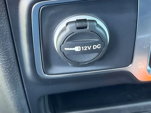 Used 2025 Jeep Wrangler Sport image 21