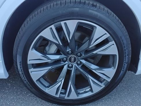 Certified 2025 Audi Q8 Premium Plus w/ Premium Plus Package image 12