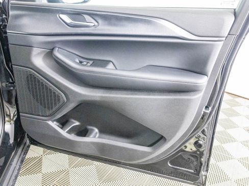 New 2025 Jeep Grand Cherokee Altitude w/ Trailer Tow Package image 38