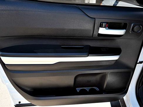 Used 2016 Toyota Tundra SR5 RWD image 12