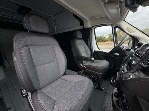 Used 2025 RAM ProMaster 3500 w/ Roll-Up Rear Door Package FWD image 22
