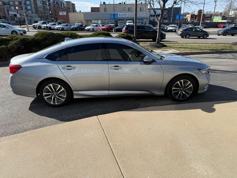 Used 2020 Honda Accord Touring image 5