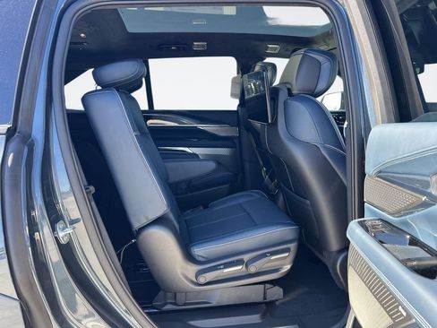 New 2025 Cadillac Escalade IQ Luxury 2 AWD/4WD image 33