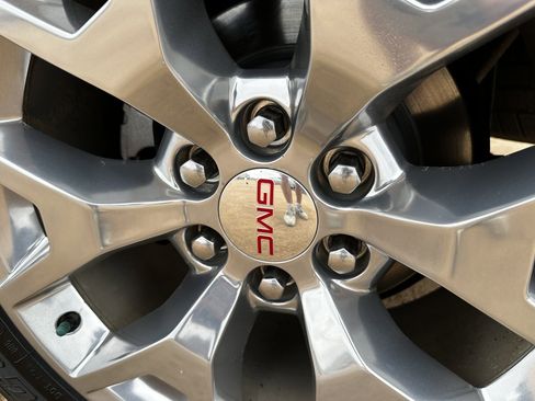 Used 2018 GMC Yukon SLT w/ Open Road Package image 14