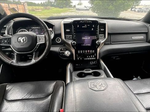 Used 2019 RAM 1500 Laramie AWD/4WD image 12