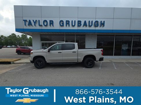 New 2026 Chevrolet Silverado 1500 Custom Trail Boss AWD/4WD image 1