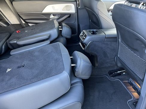 Used 2025 Mercedes-Benz GLS 450 4MATIC image 26
