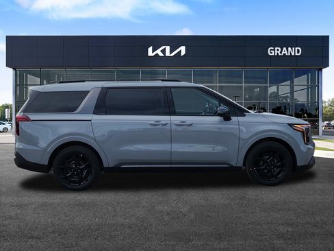 New 2025 Kia Carnival SX Prestige image 21