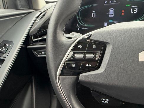 Used 2023 Kia Niro EX FWD image 11