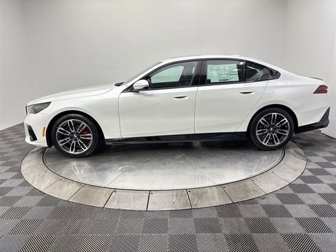 New 2026 BMW 530i xDrive w/ M Sport Package image 16