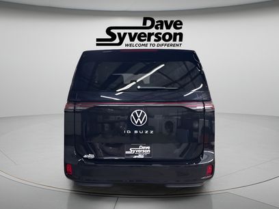 New 2025 Volkswagen ID. Buzz Pro S